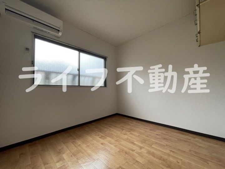 プレアール小若江の居間