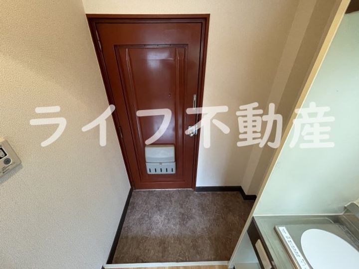 プレアール小若江の玄関