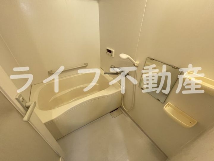 ニューロイヤル光進の風呂