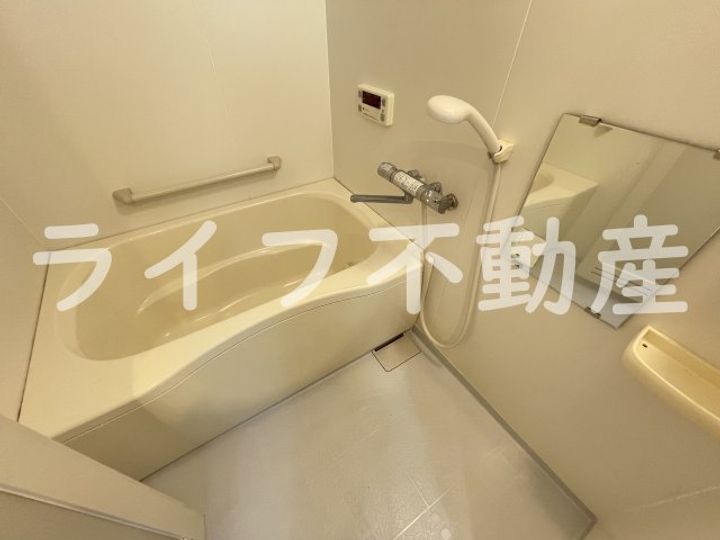 ニューロイヤル光進の風呂