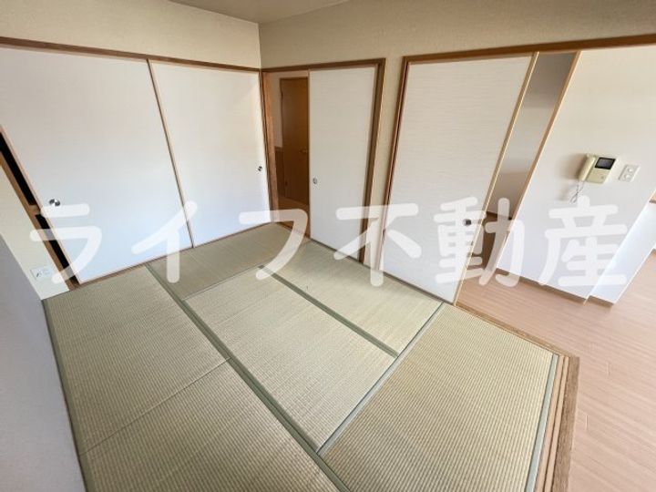 ニューロイヤル光進の内装