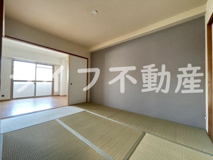 ニューロイヤル光進の内装
