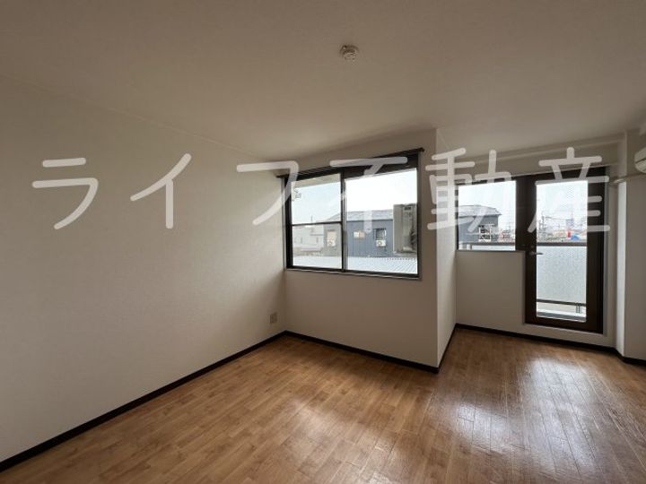 プレアール瓢箪山Ⅱの居間