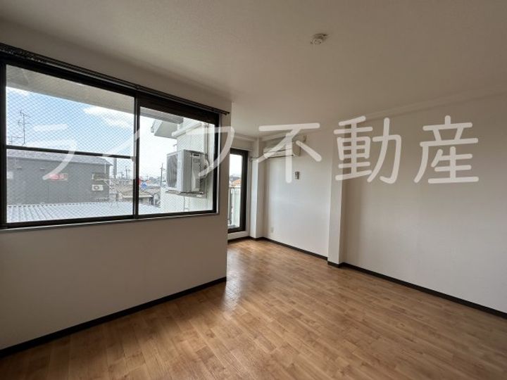 プレアール瓢箪山Ⅱの居間