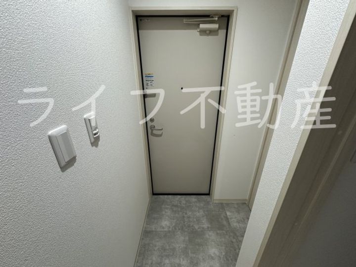 ラモーナ東山Ⅱの玄関