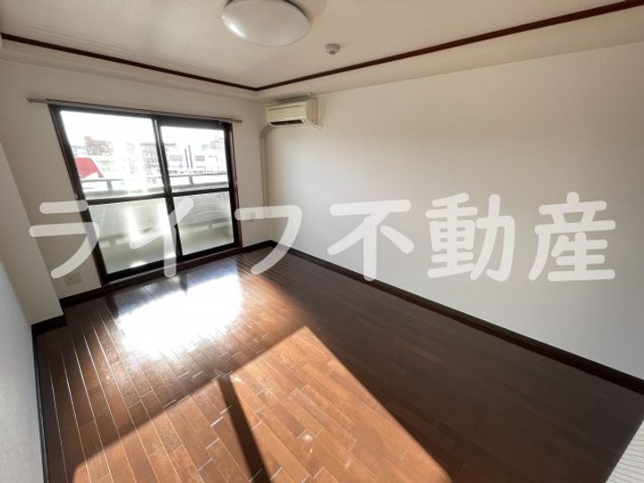 リュミエールイーストの居間