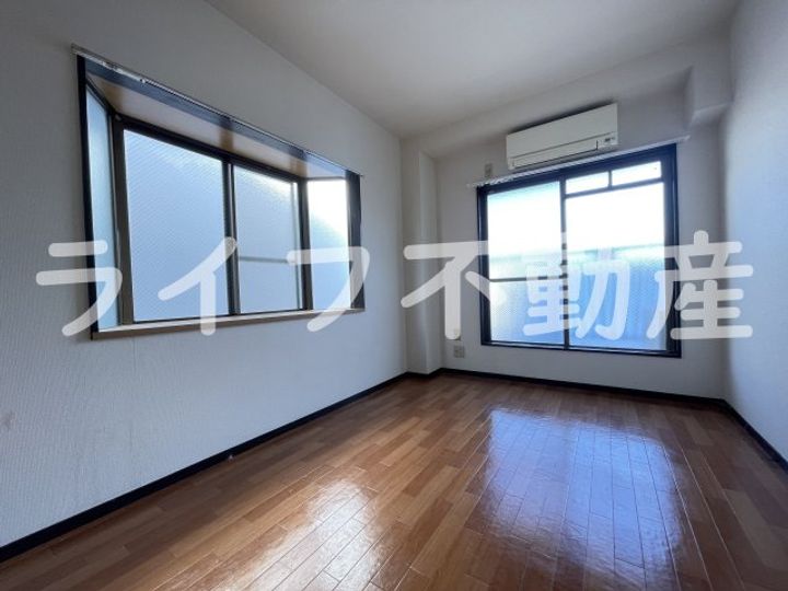 ピースハイツ長堂A棟310の居間