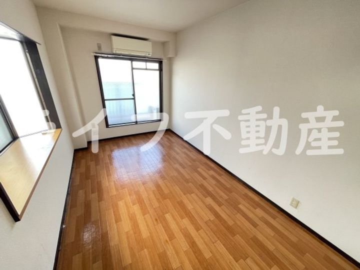 ピースハイツ長堂A棟310の居間