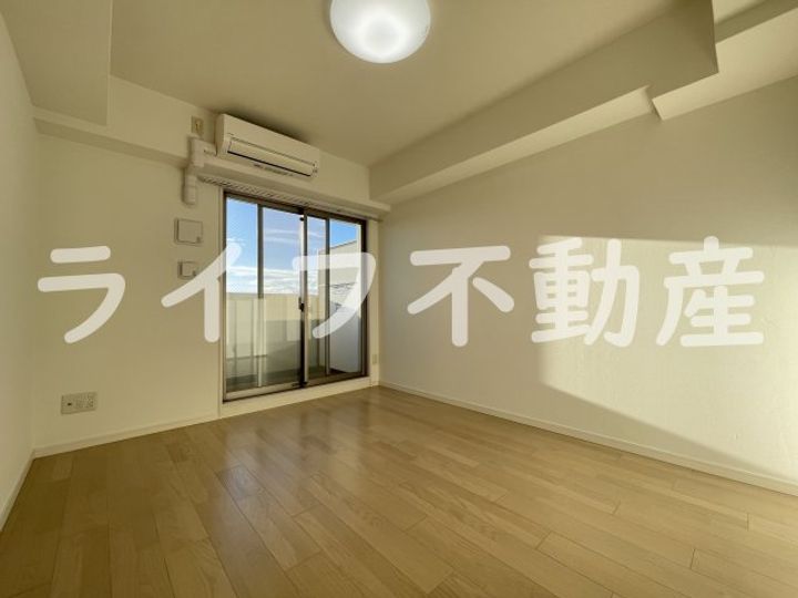 CASSIA高井田SouthCourtの居間