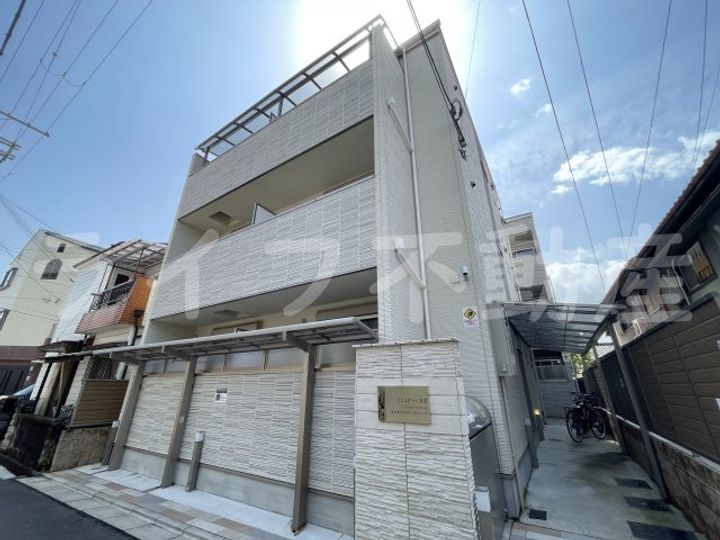 クリエオーレ吉田の外観