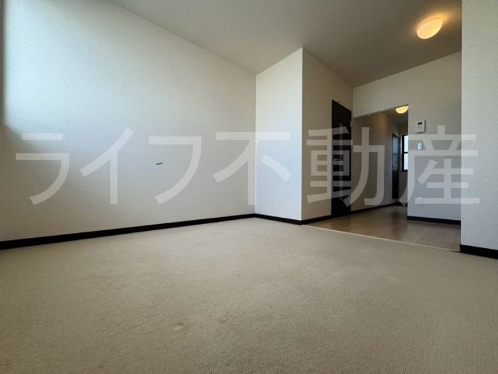 BELL728の居間