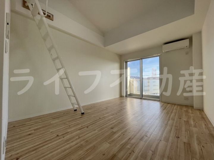 ONEメゾン東花園の居間