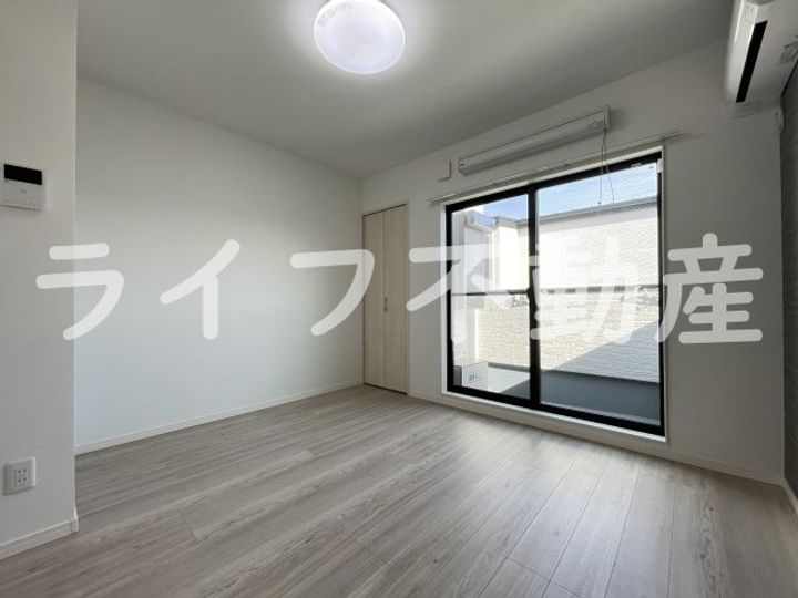 CRASTINE大蓮北4丁目Bの居間