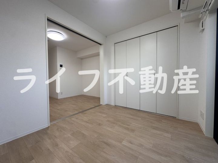 メゾン上小阪の居間