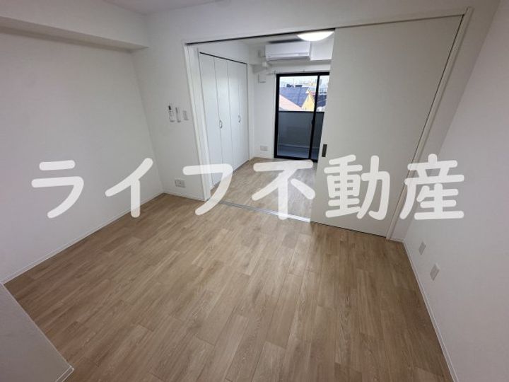 メゾン上小阪の寝室