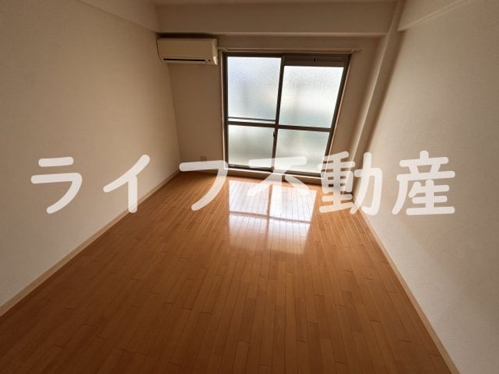 グランT・カンダの居間