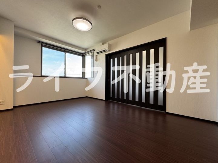 プレジオ長田の居間