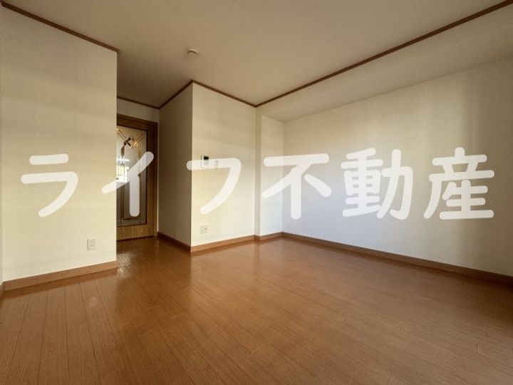 アイリス・セカンドの居間