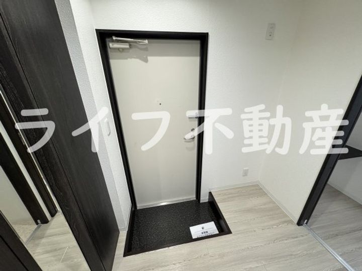 エヌエムトラントシスの玄関