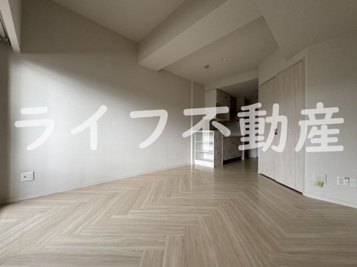PHOENIX CLOVE TOMOIの居間