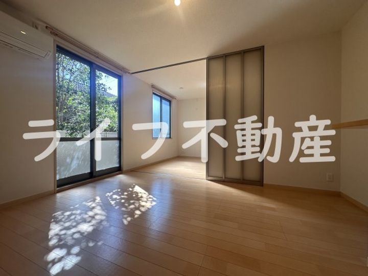 ドゥ・リュエルAの居間