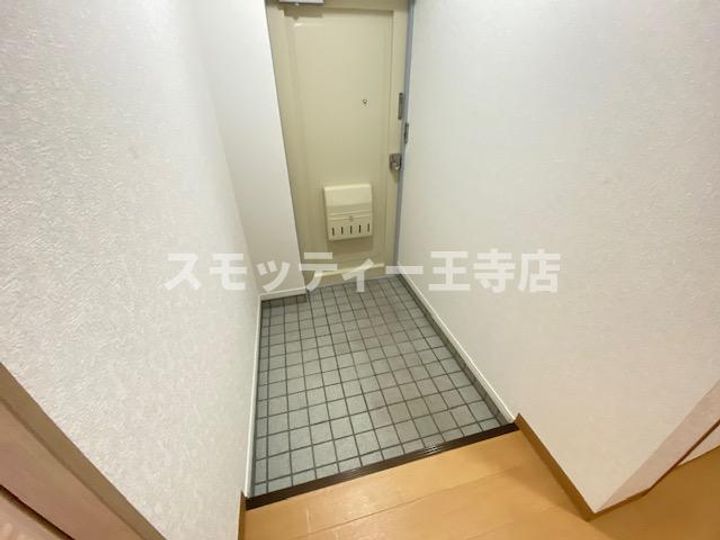 今里ハイツの玄関