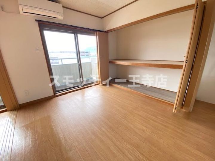 今里ハイツの居間