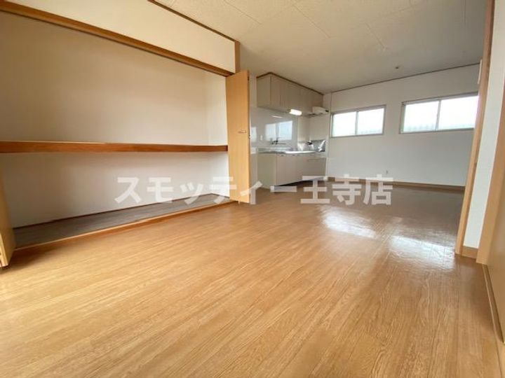 今里ハイツの居間