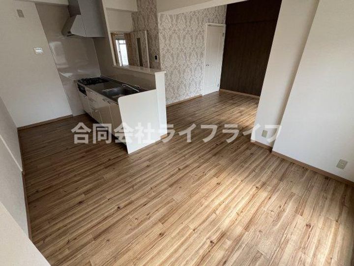 サンローゼ竜田川の居間
