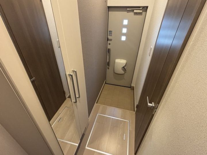 グレイス王寺の玄関