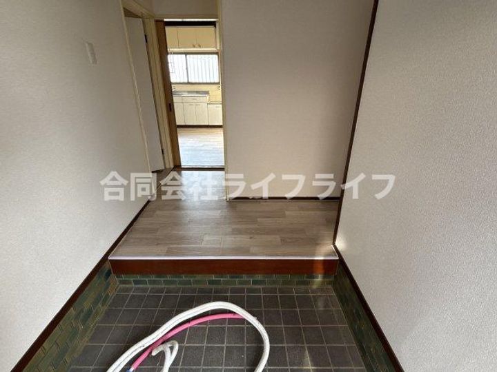 奈良県北葛城郡上牧町米山台3丁目(一戸建)の賃貸物件の玄関