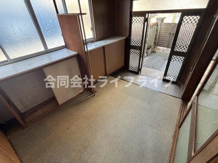 大阪府羽曳野市野々上1丁目(一戸建)の賃貸物件の玄関