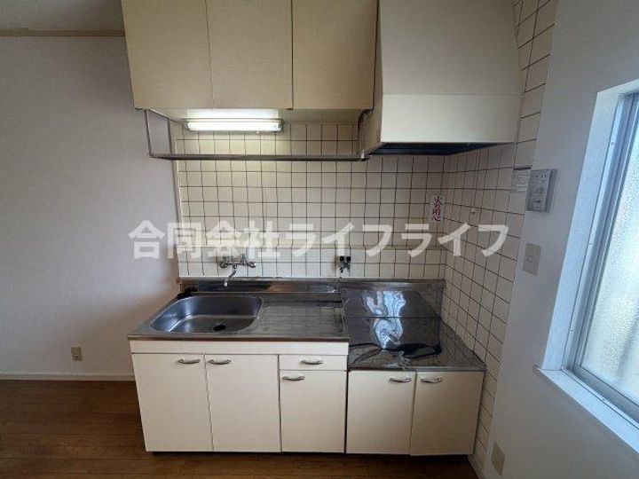 万葉第2ハイツのキッチン