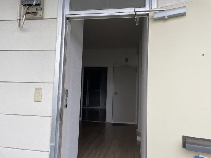 レピュート北野の玄関