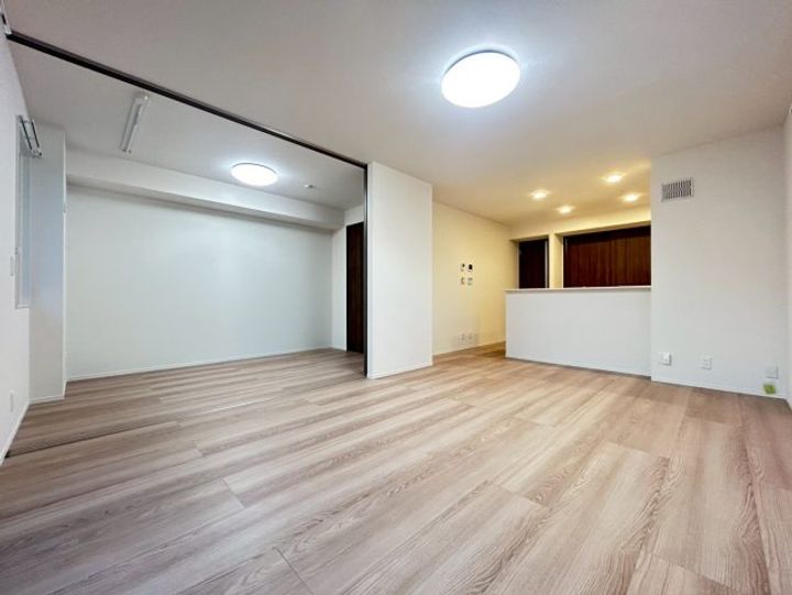 ラ ヴィータ鳳の居間