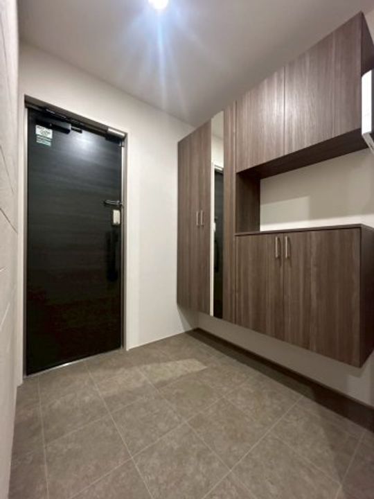 ラ ヴィータ鳳の玄関