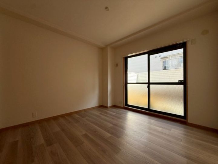 エミ—ユ1のその他画像