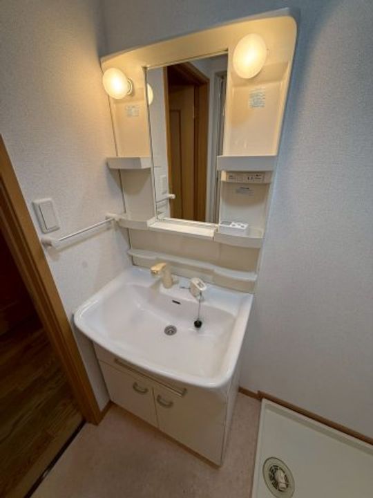 エミ—ユ1のその他画像