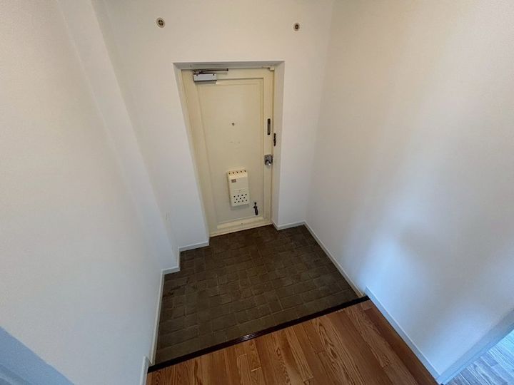 すずらん台コートの玄関