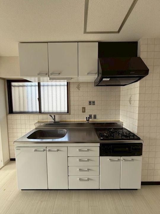 兵庫県神戸市垂水区仲田3丁目の賃貸マンションのキッチン