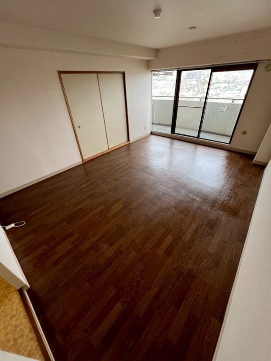 兵庫県神戸市垂水区千鳥が丘3丁目の賃貸マンションの居間