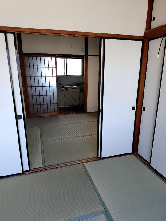 兵庫県神戸市須磨区小寺町2丁目の賃貸マンションの居間