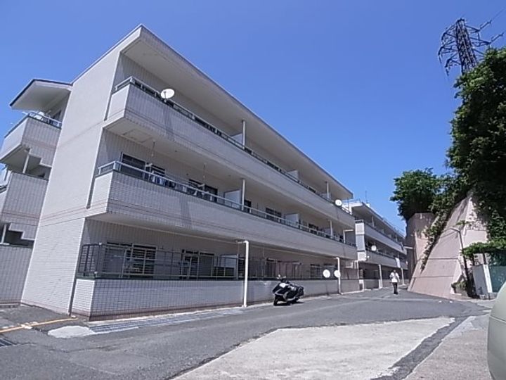 グランディア ミ・アモーレ鈴蘭台の外観