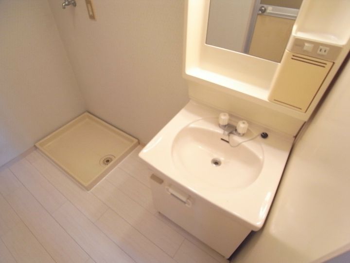 兵庫県神戸市垂水区名谷町字寺池の賃貸マンションの内装