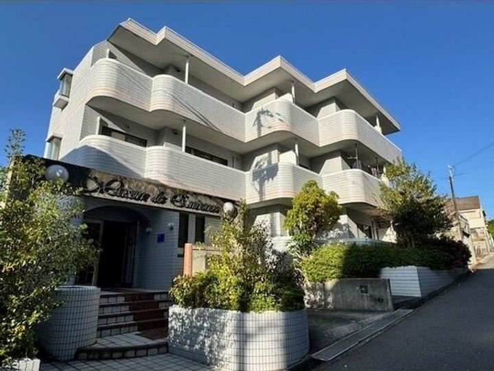 兵庫県神戸市須磨区白川台5丁目の賃貸マンションの外観