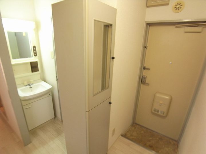 兵庫県神戸市須磨区白川台5丁目の賃貸マンションの玄関