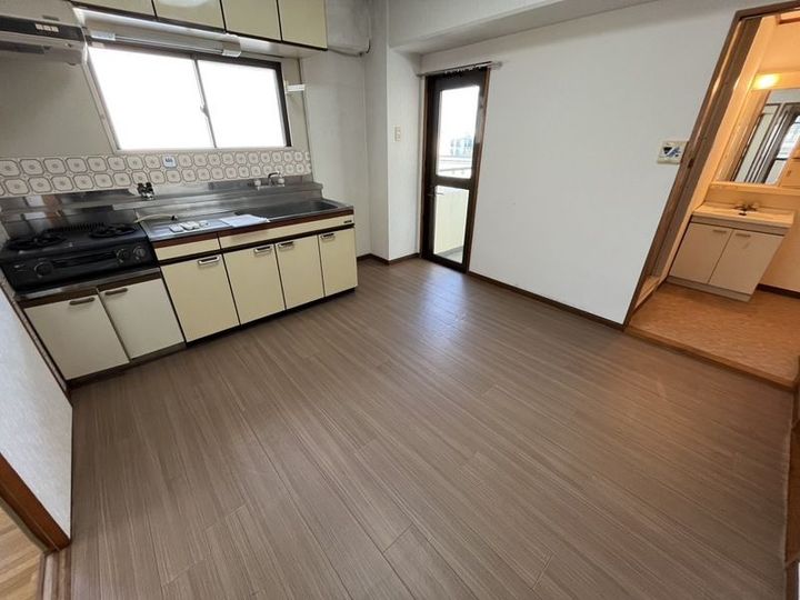 麻田レインボーハイツの居間