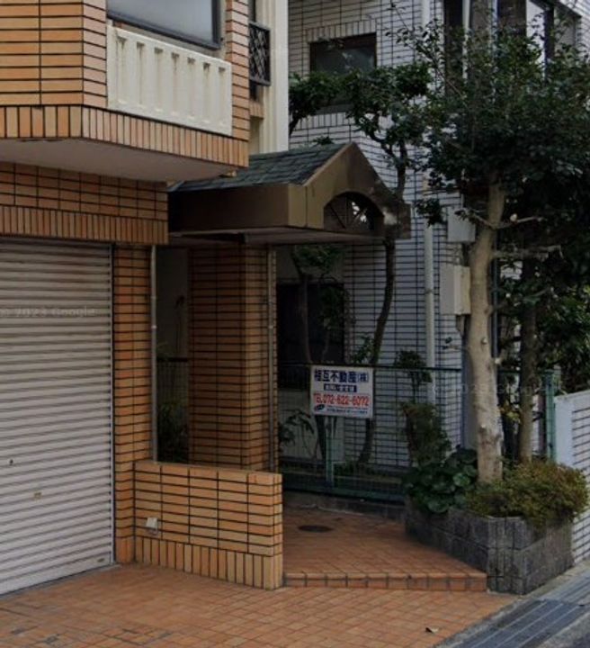 麻田レインボーハイツの玄関