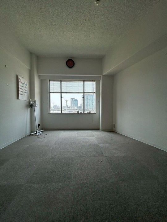 ステュディオ新大阪の居間