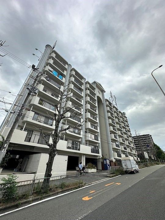 グリースシャトー桃山台の外観